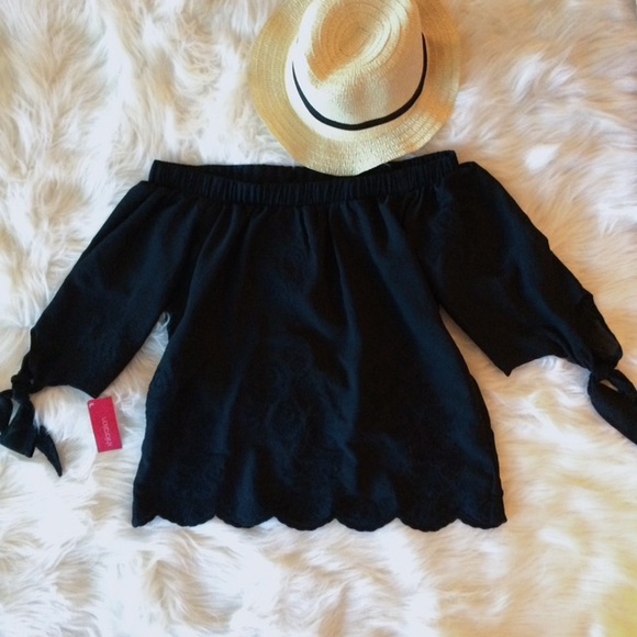 Xhilaration Tops - Xhilaration Off shoulder scallop black Blouse